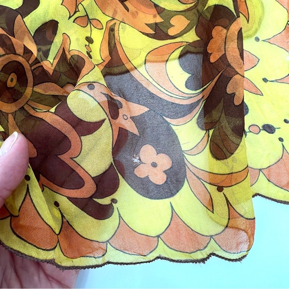 Vintage 1960s Stylized Floral Rectangular Chiffon Head Scarf w/Scalloped Edges - Picture 3 of 7